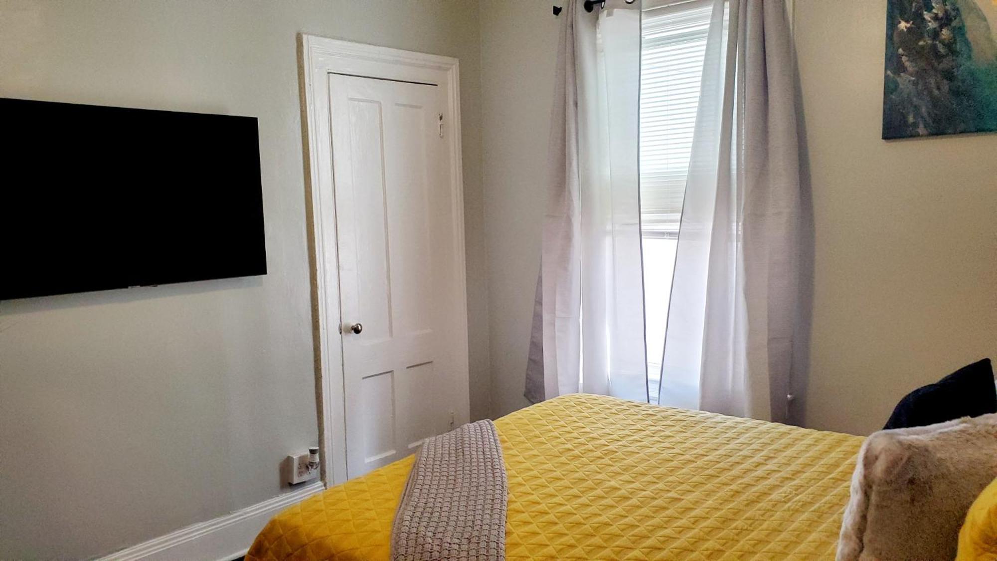Room For Rent In Apartment Hartford Exterior photo